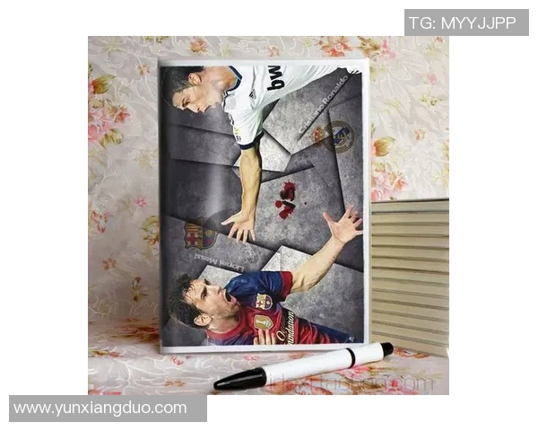 足球明星文具高清图片展示让你感受运动与学习的完美结合